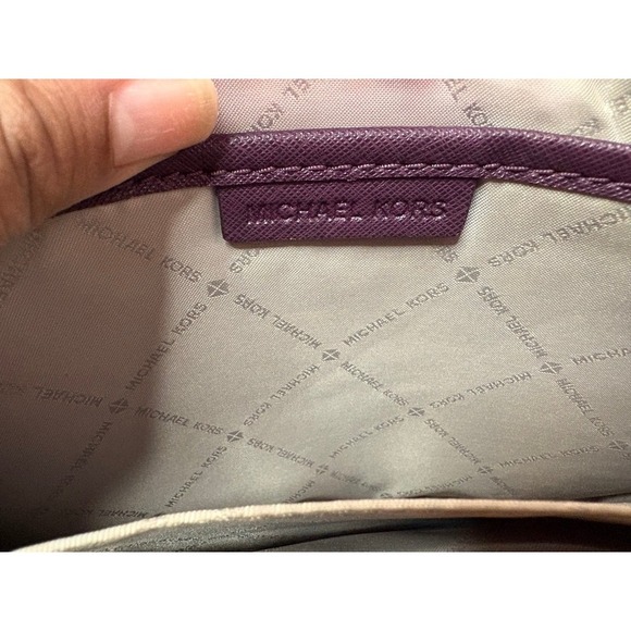 Michael Kors Purple Jet Set Travel crossbody - Picture 4 of 9